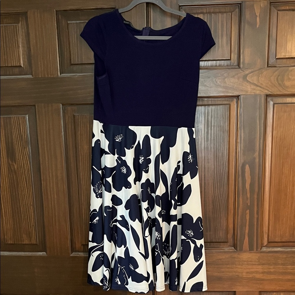 Homeyee Navy and White Floral Dress  Knit Bodice and Poly Skirt XL - Picture 2 of 5